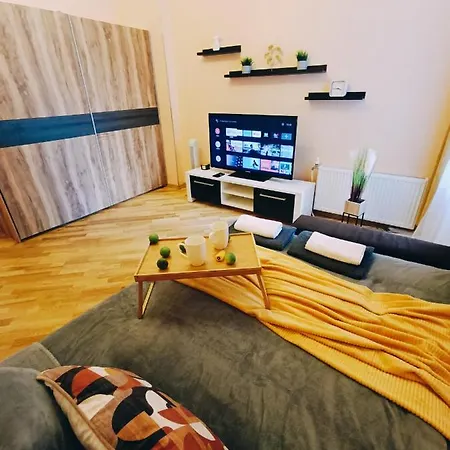 Street Cozy Apartman *